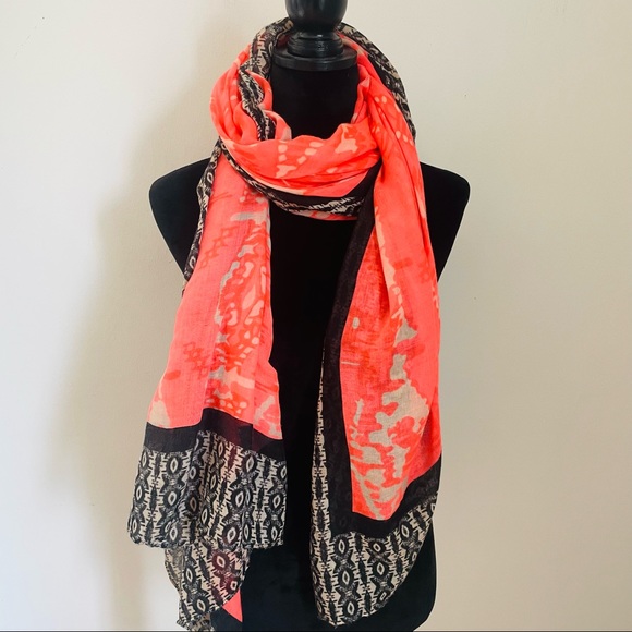 *DONATED* Bright Pink & Black Lightweight Scarf - Picture 5 of 6